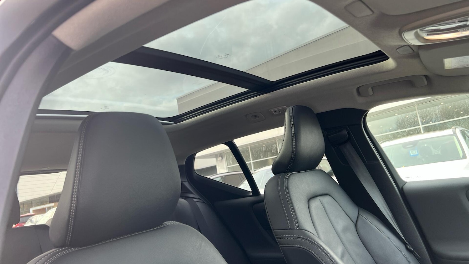 Used Volvo XC40 for sale - 77671598: Photo 29