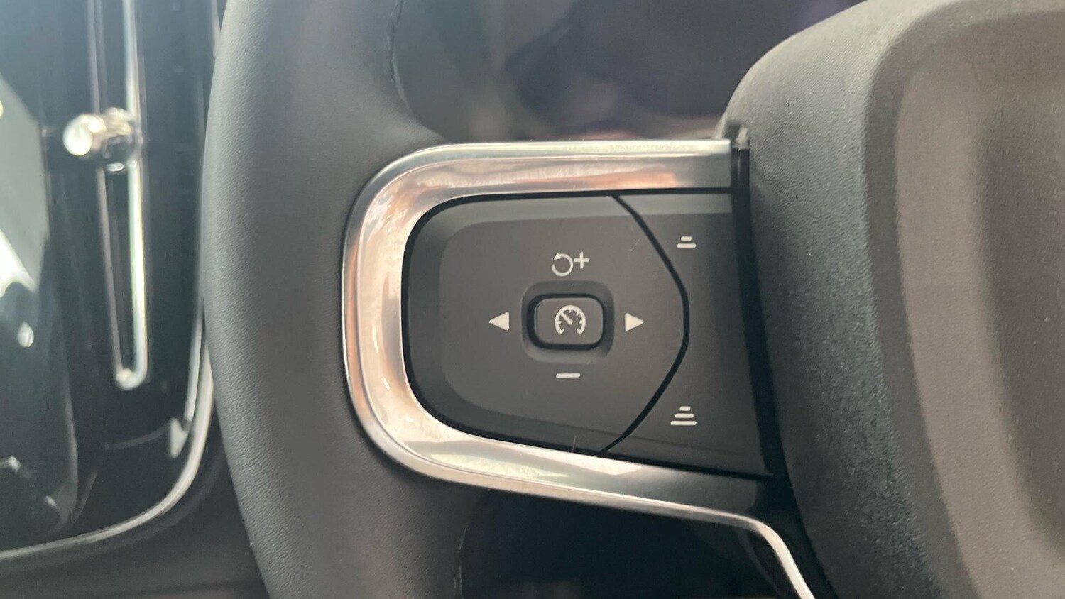 Used Volvo XC40 2025 for sale - 77411506: Photo 16