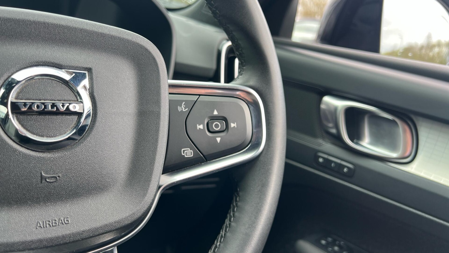 Used Volvo XC40 2023 for sale - 78086668: Photo 21