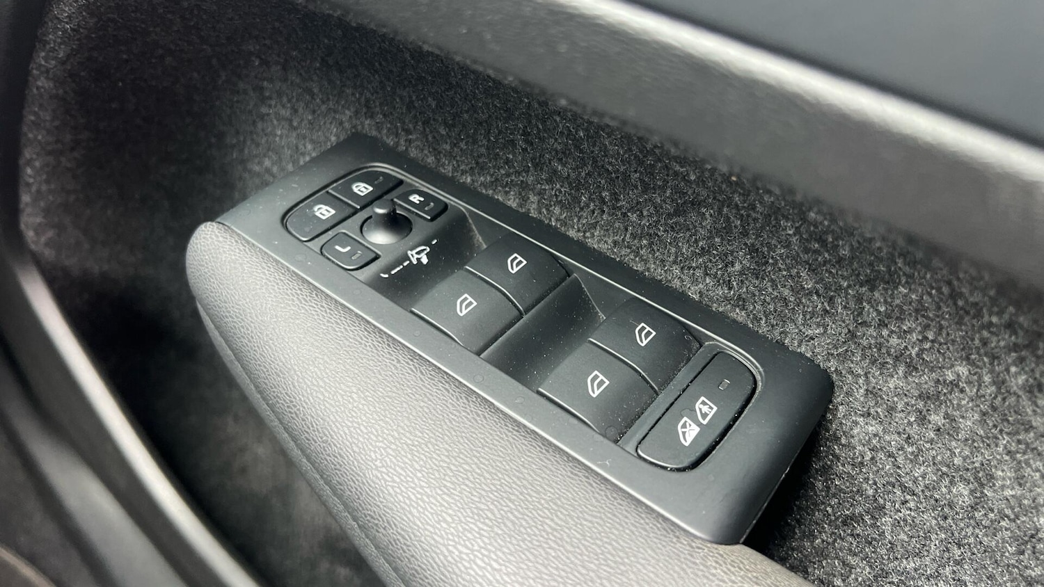 Used Volvo XC40 2023 for sale - 78086668: Photo 23