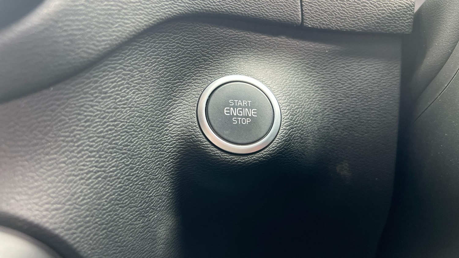 Used Volvo XC40 2023 for sale - 78086668: Photo 25