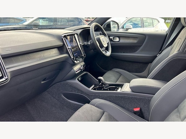 Used Volvo XC40 2025 for sale - 76251081: Photo 4