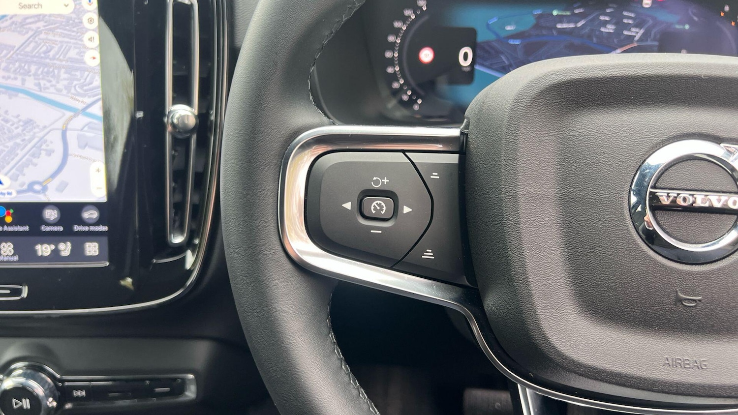 Used Volvo XC40 2025 for sale - 78007513: Photo 13