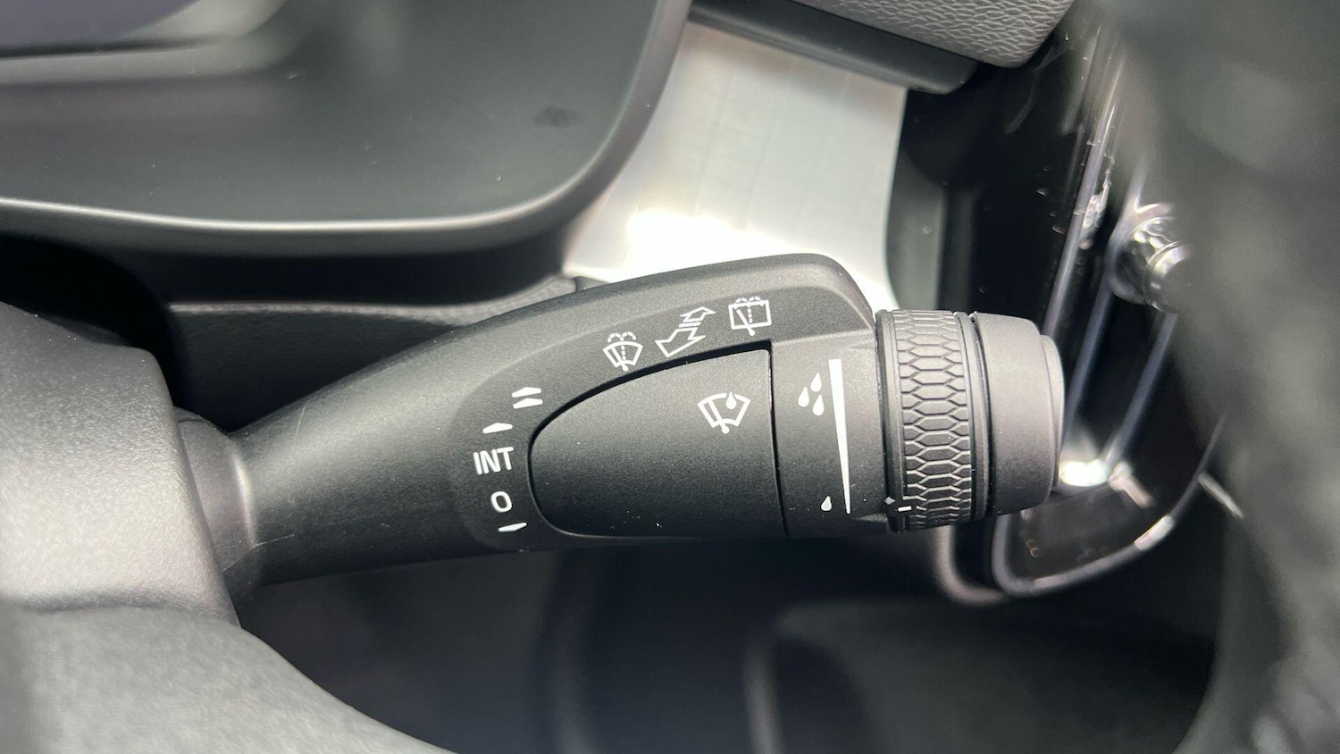 Used Volvo XC40 2025 for sale - 78007513: Photo 15