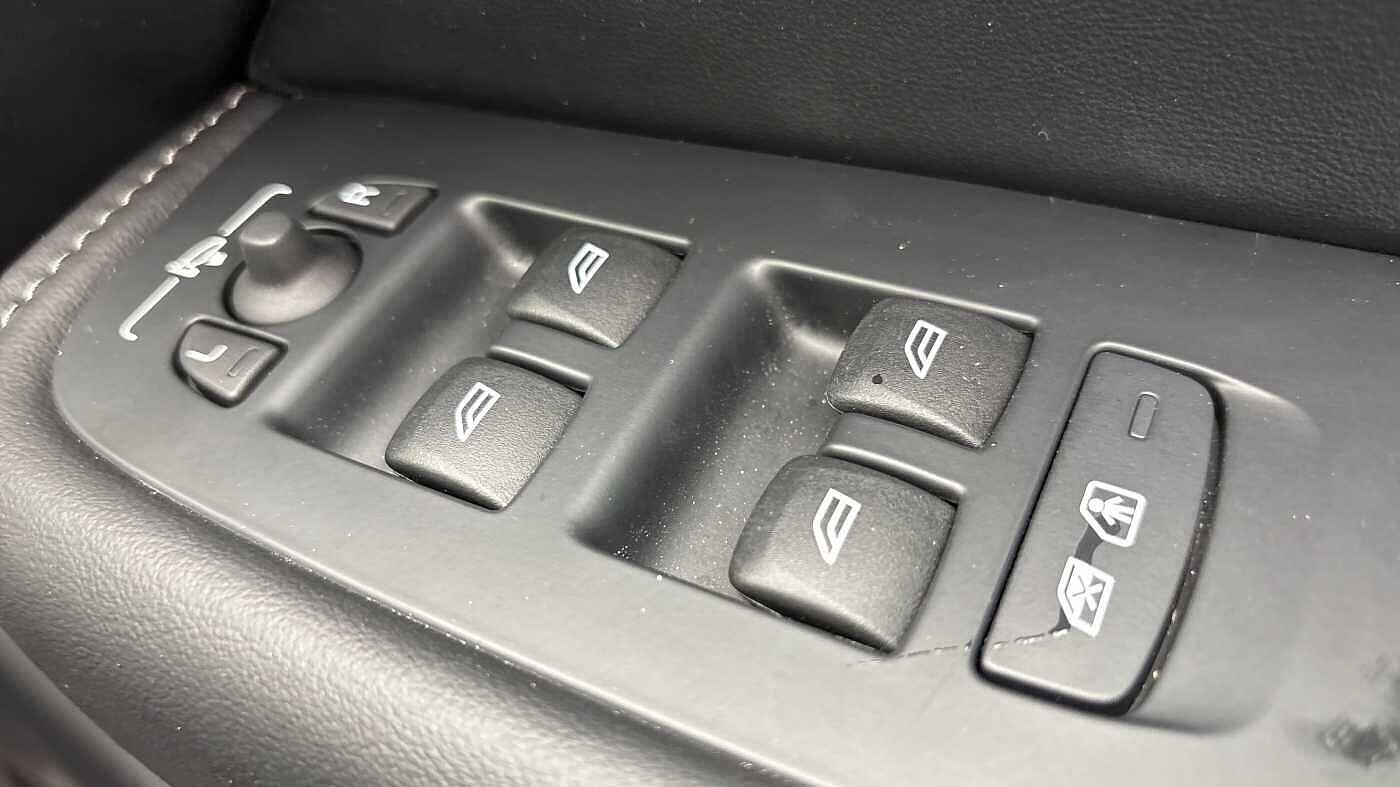 Used Volvo XC60 for sale - 77190875: Photo 25