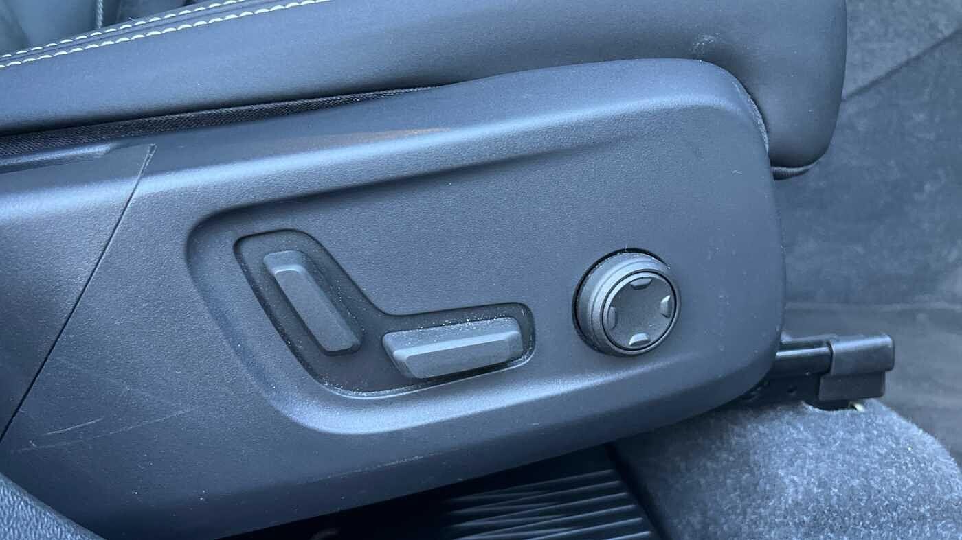 Used Volvo XC40 for sale - 77752942: Photo 30