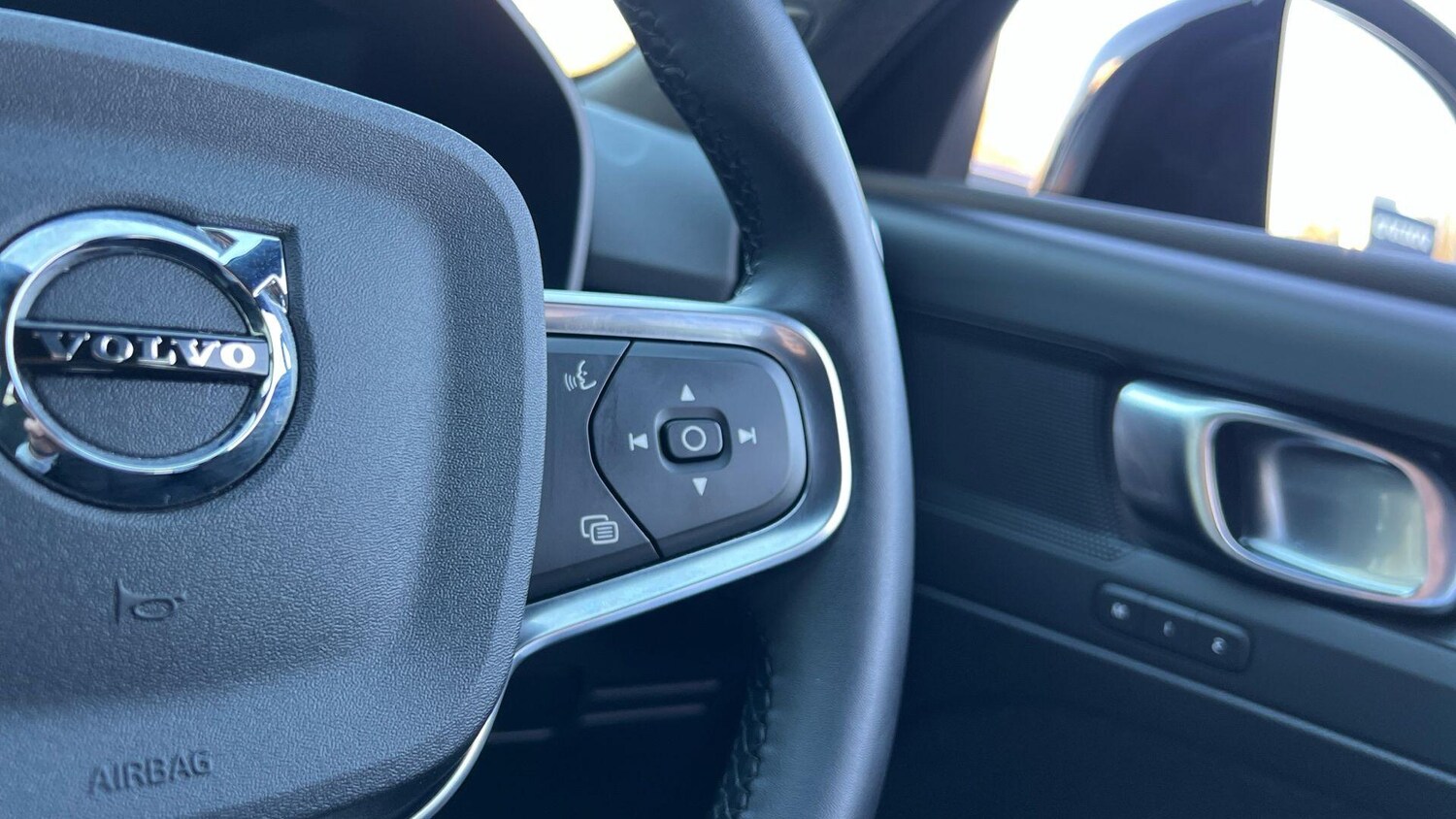 Used Volvo XC40 for sale - 77752942: Photo 54