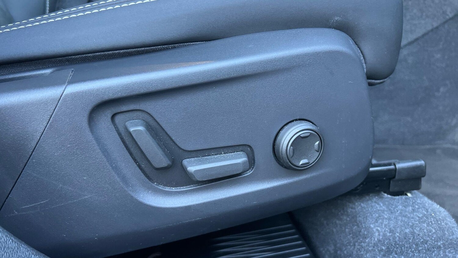 Used Volvo XC40 for sale - 77752942: Photo 58