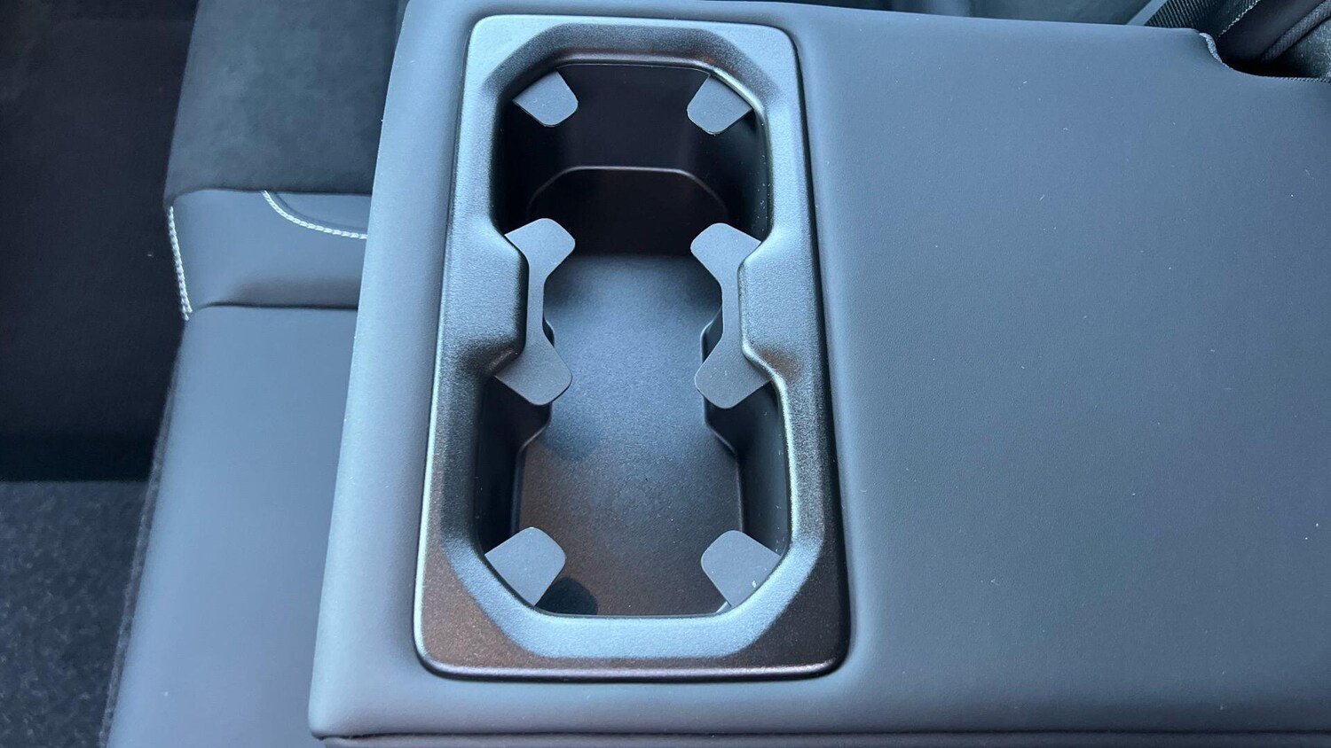 Used Volvo XC40 for sale - 77752942: Photo 59