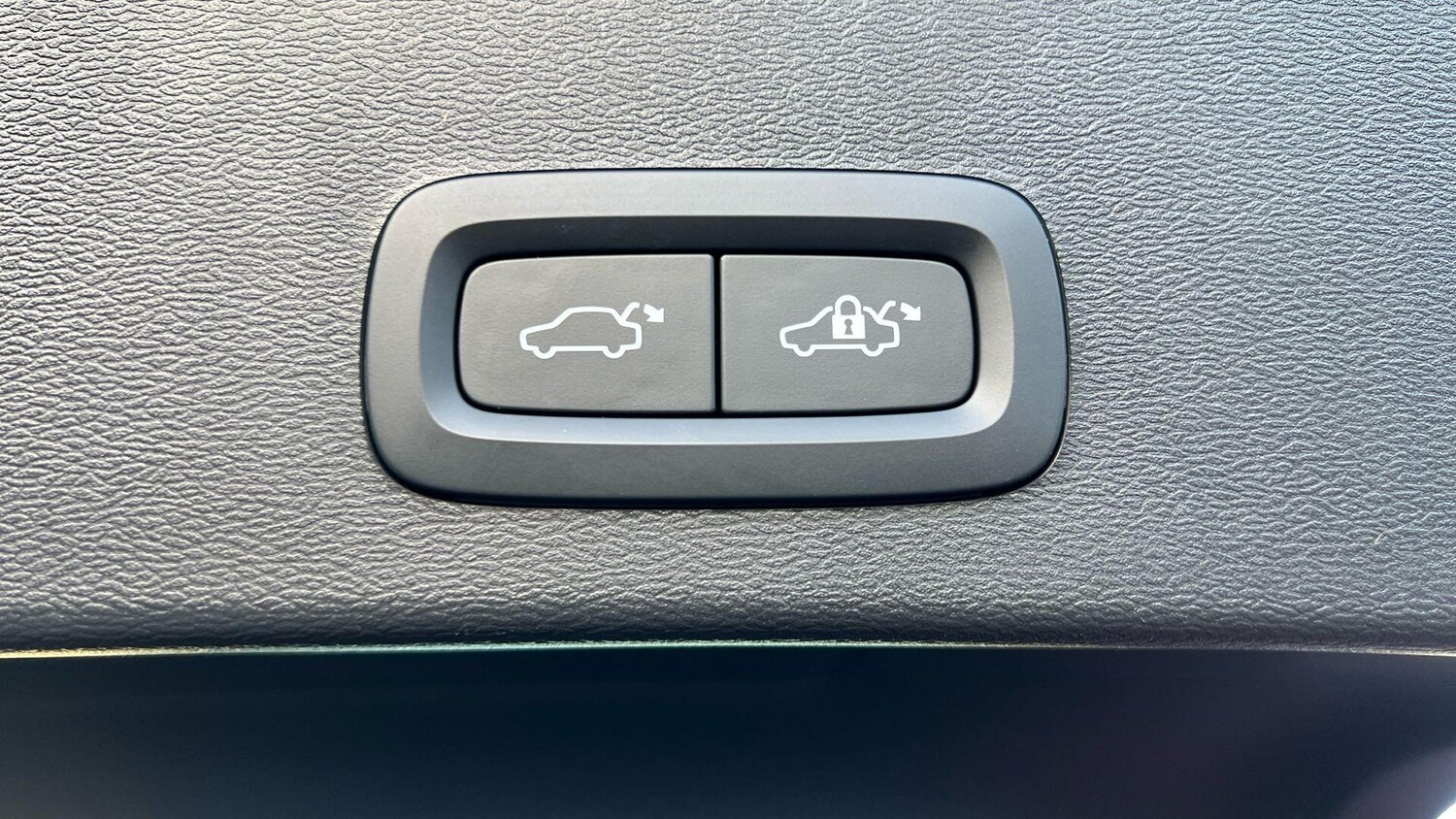 Used Volvo XC40 for sale - 77752942: Photo 60