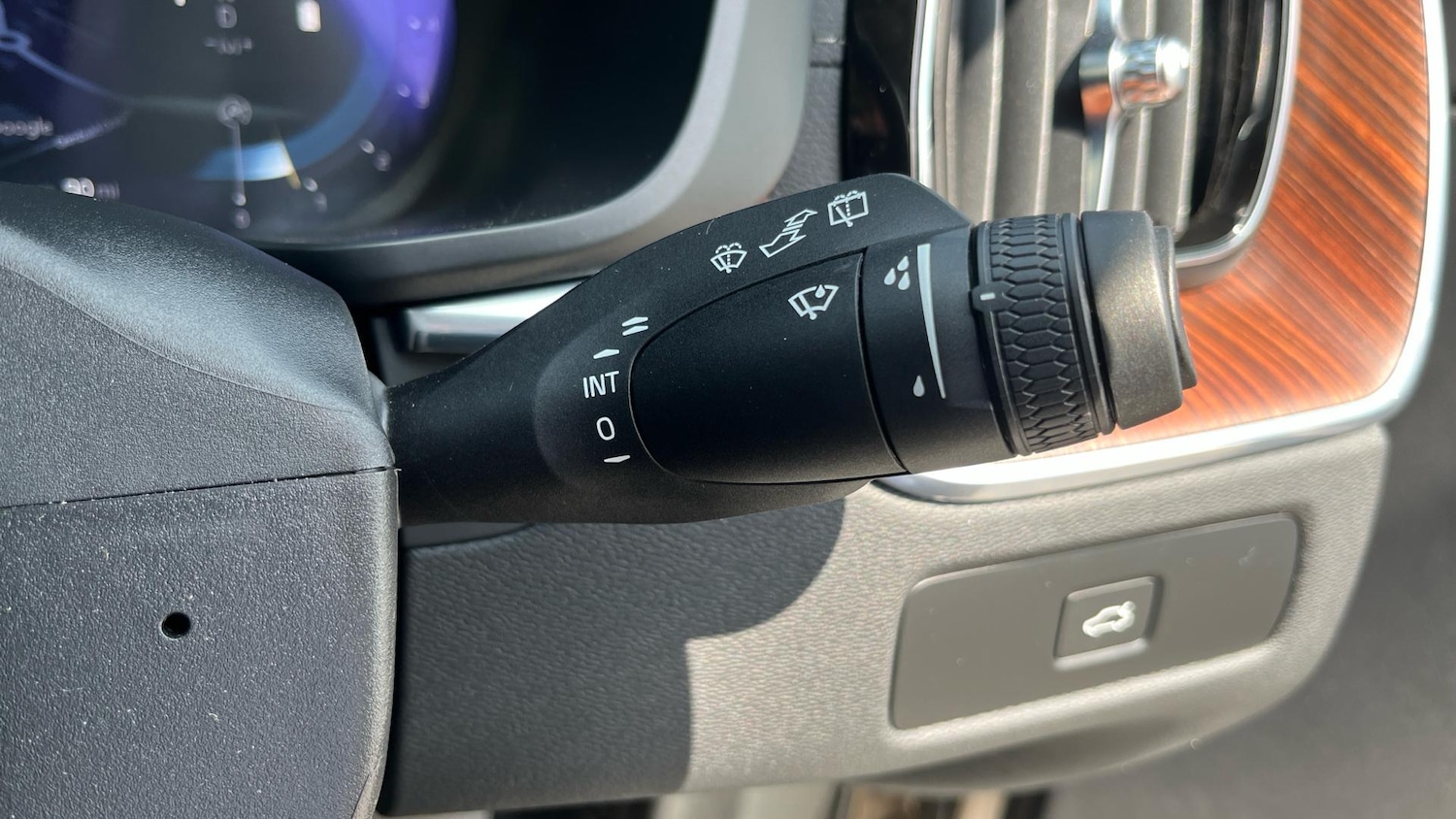 Used Volvo XC60 2024 for sale - 76484462: Photo 25