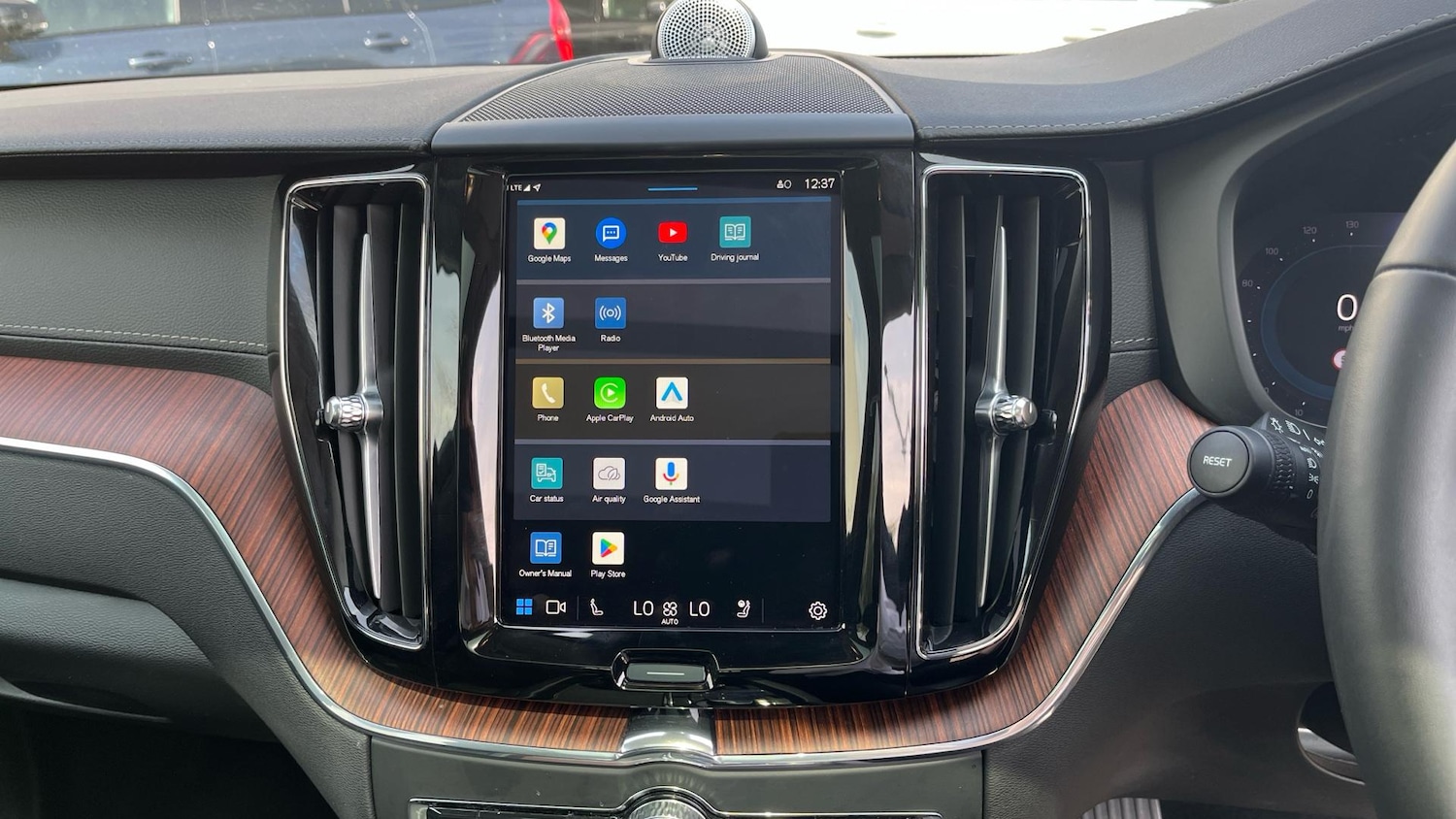 Used Volvo XC60 2024 for sale - 76484462: Photo 33