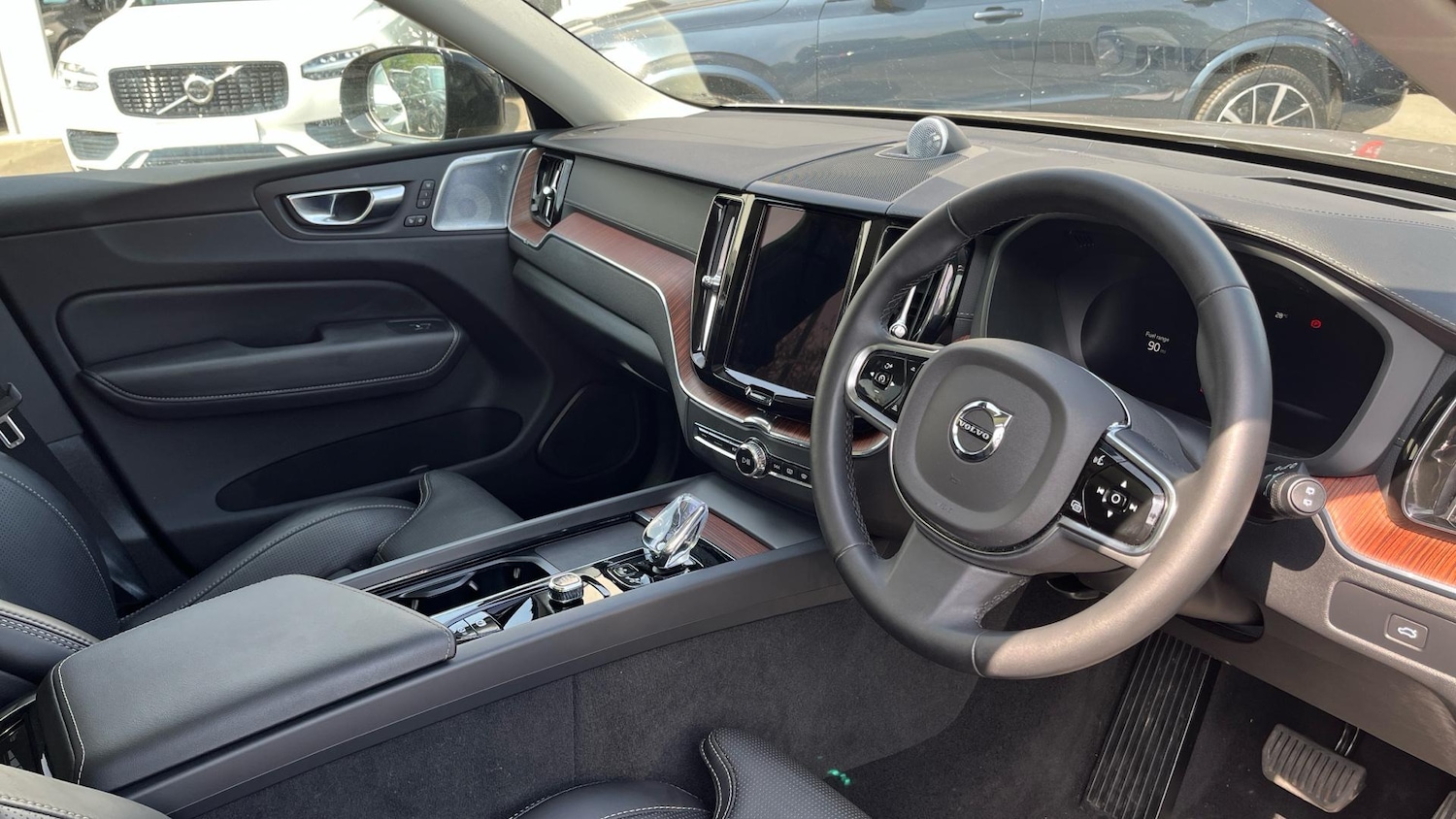 Used Volvo XC60 2024 for sale - 76484462: Photo 6