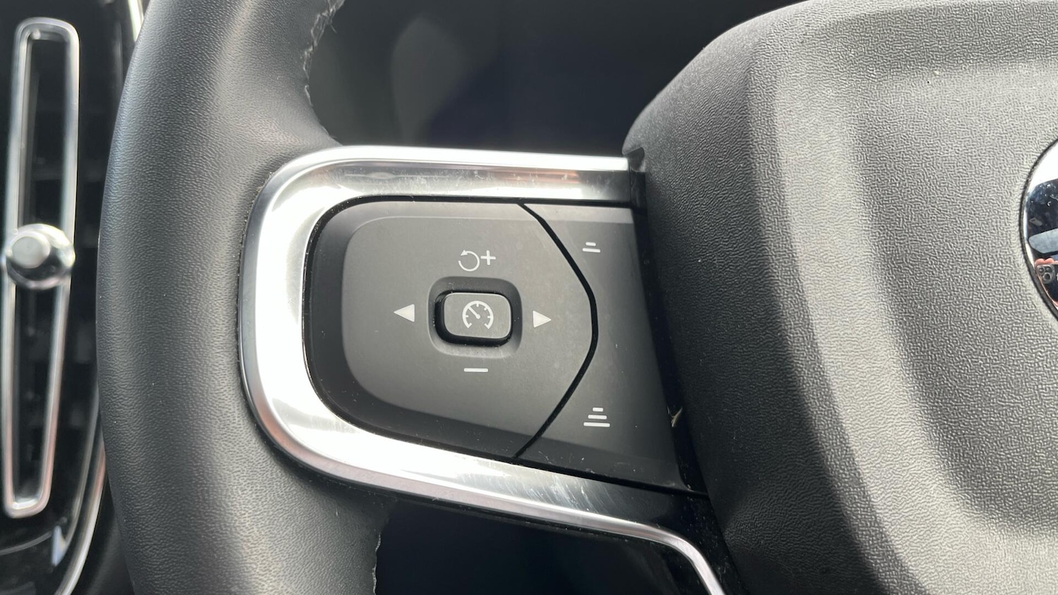 Used Volvo XC40 2024 for sale - 76513406: Photo 22