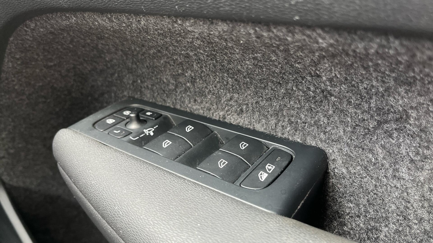 Used Volvo XC40 2024 for sale - 76513406: Photo 25