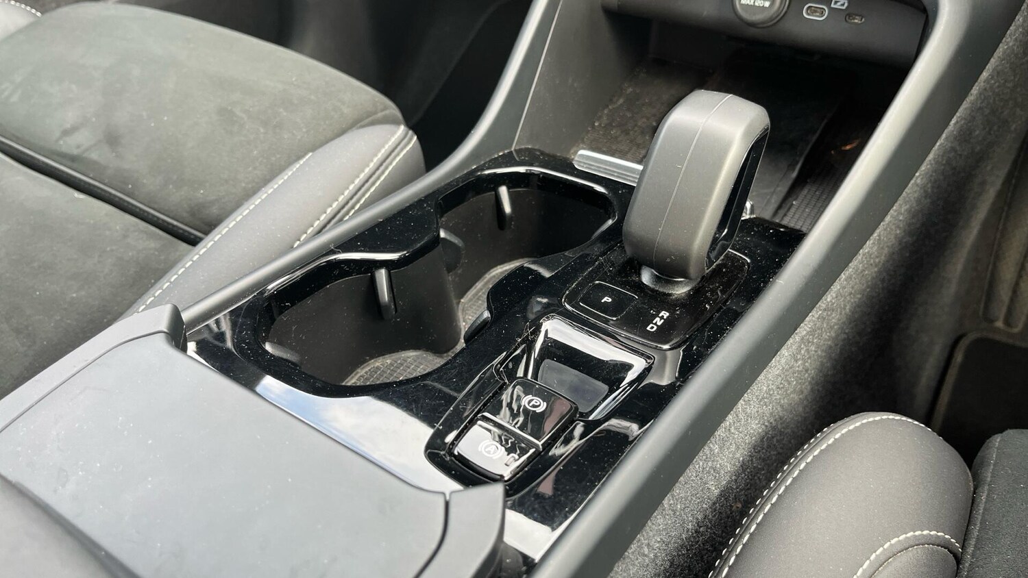 Used Volvo XC40 2024 for sale - 76513406: Photo 27