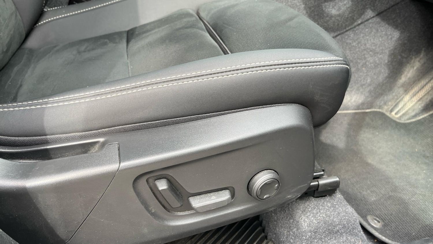 Used Volvo XC40 2024 for sale - 76513406: Photo 31