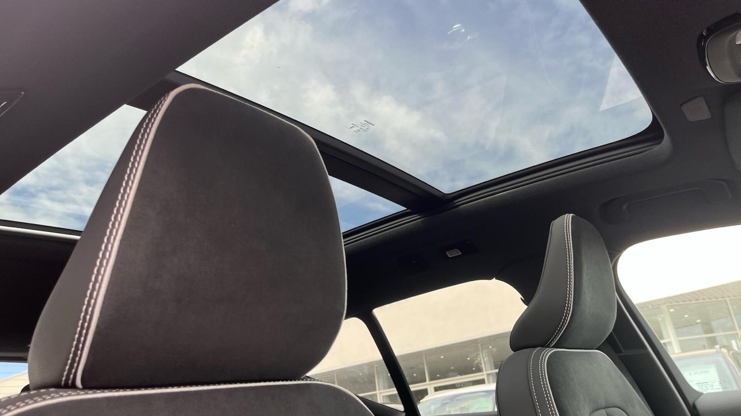 Used Volvo XC40 2024 for sale - 76513406: Photo 32