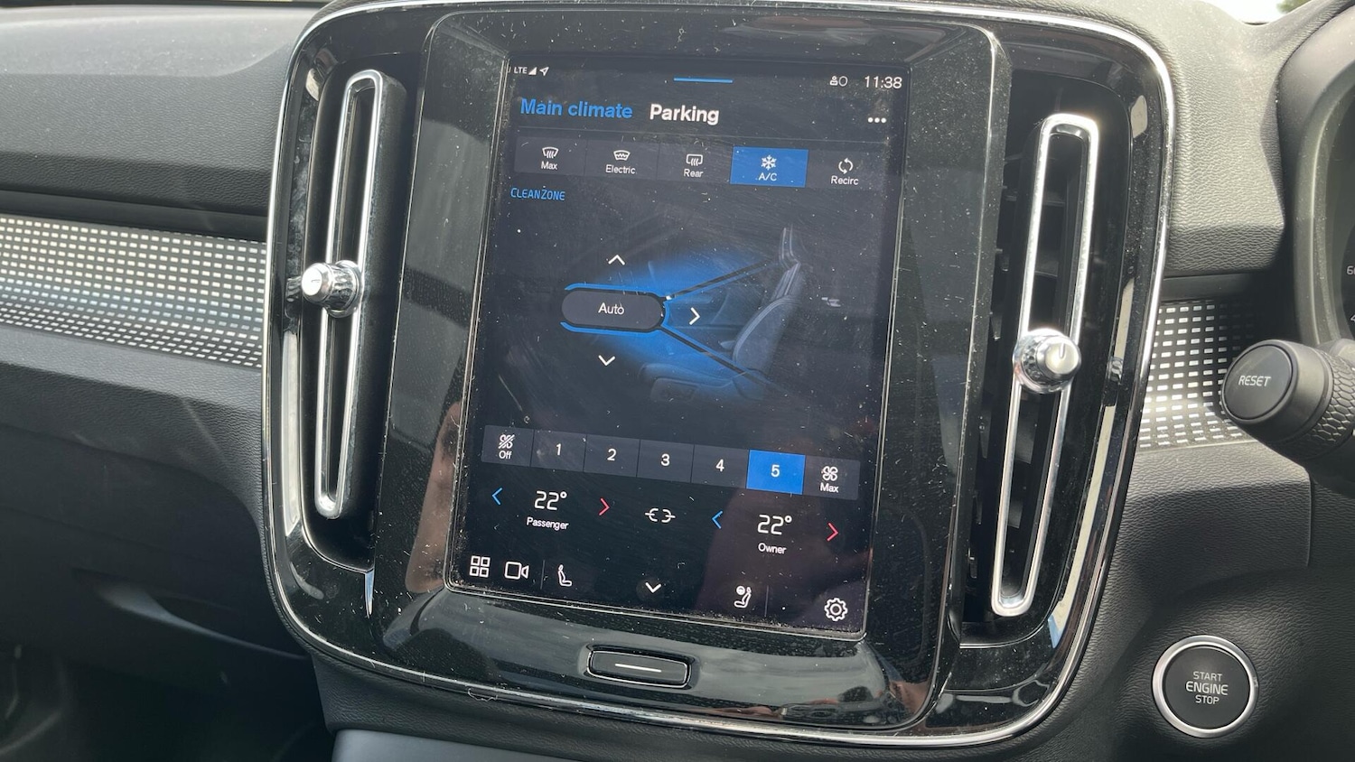 Used Volvo XC40 2024 for sale - 76513406: Photo 40