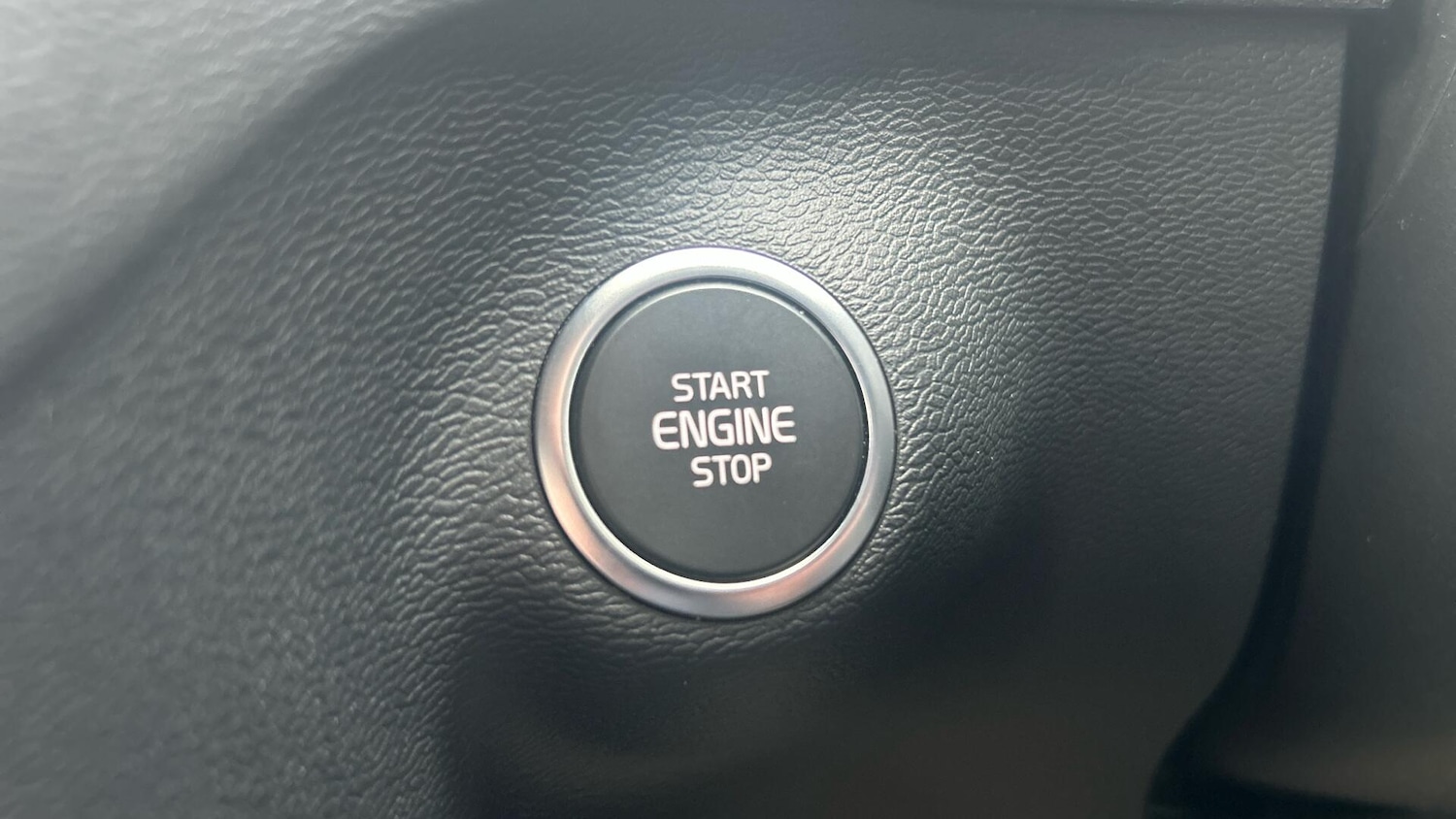 Used Volvo XC40 2023 for sale - 76513366: Photo 26