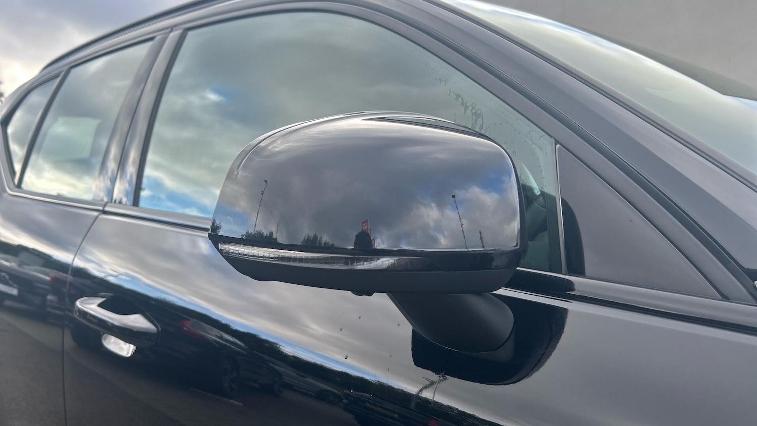 Used Volvo XC40 2023 for sale - 76513366: Photo 32