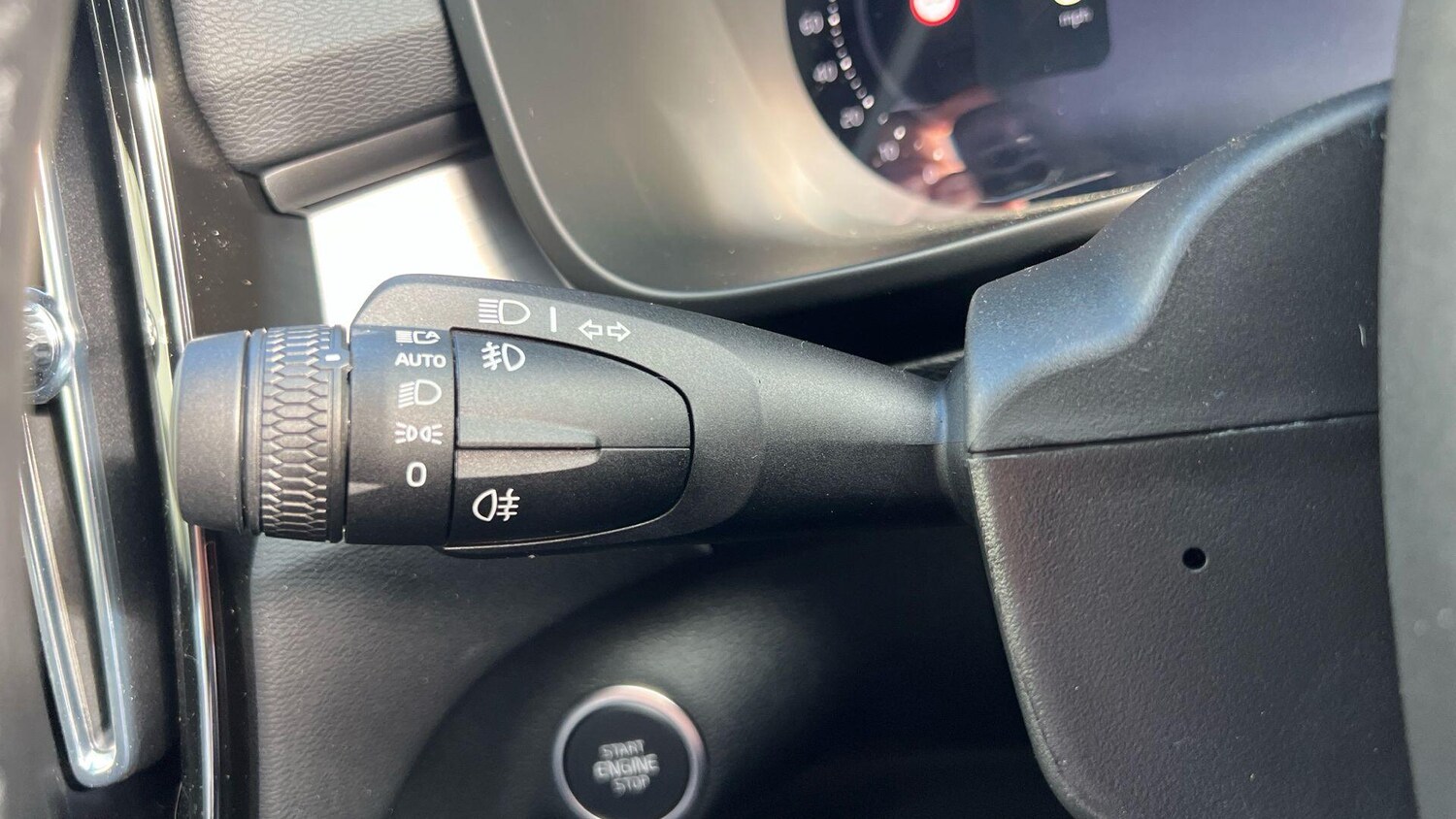 Used Volvo XC40 for sale - 77852722: Photo 9