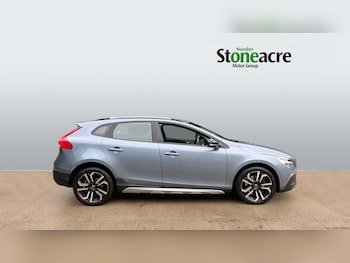 Used Volvo V40 2018 for sale - 79601238: Photo