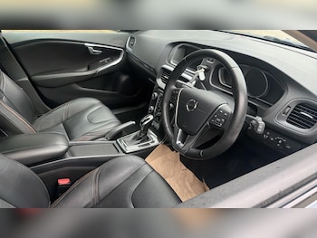Used Volvo V40 2018 for sale - 79601238: Photo