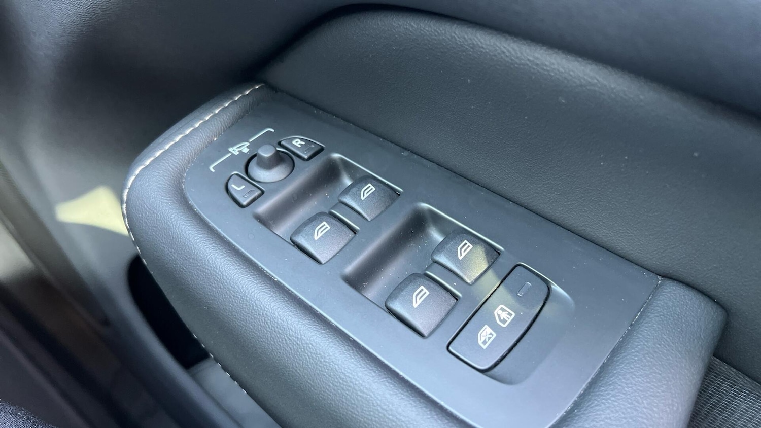 Used Volvo XC60 for sale - 78184458: Photo 23