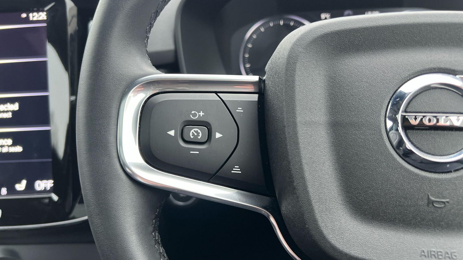 Used Volvo XC40 for sale - 77254522: Photo 18