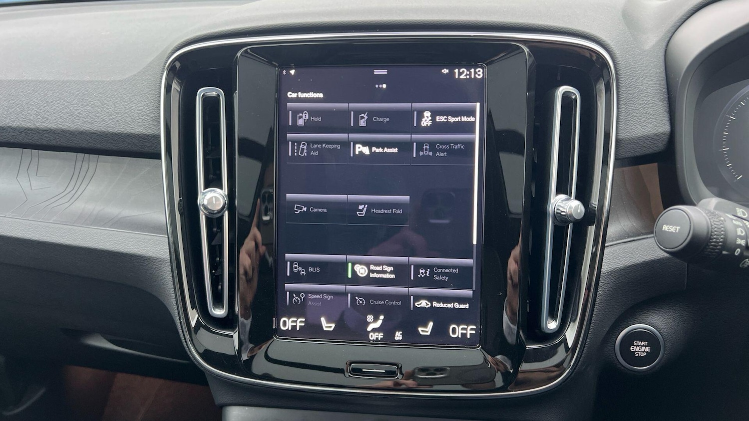 Used Volvo XC40 for sale - 77254522: Photo 25