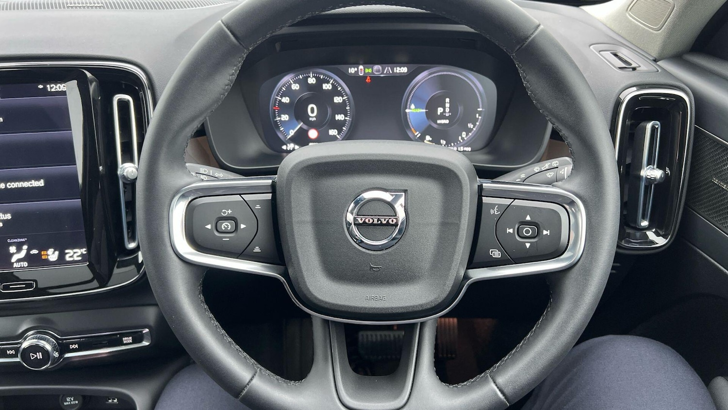 Used Volvo XC40 for sale - 77254522: Photo 32