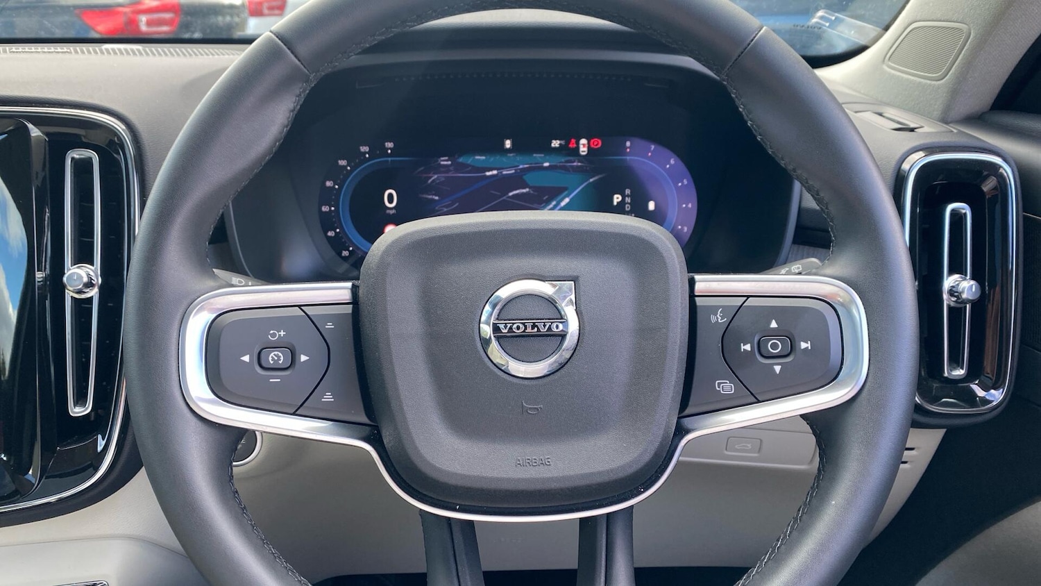 Used Volvo XC40 2024 for sale - 76152218: Photo 11
