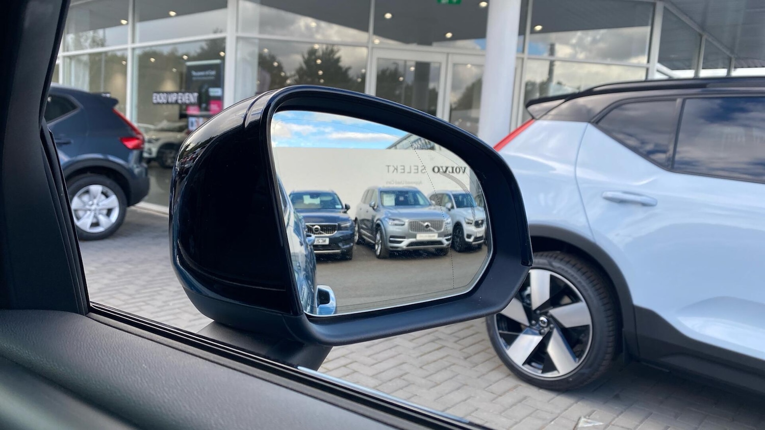 Used Volvo XC40 2024 for sale - 76152218: Photo 32