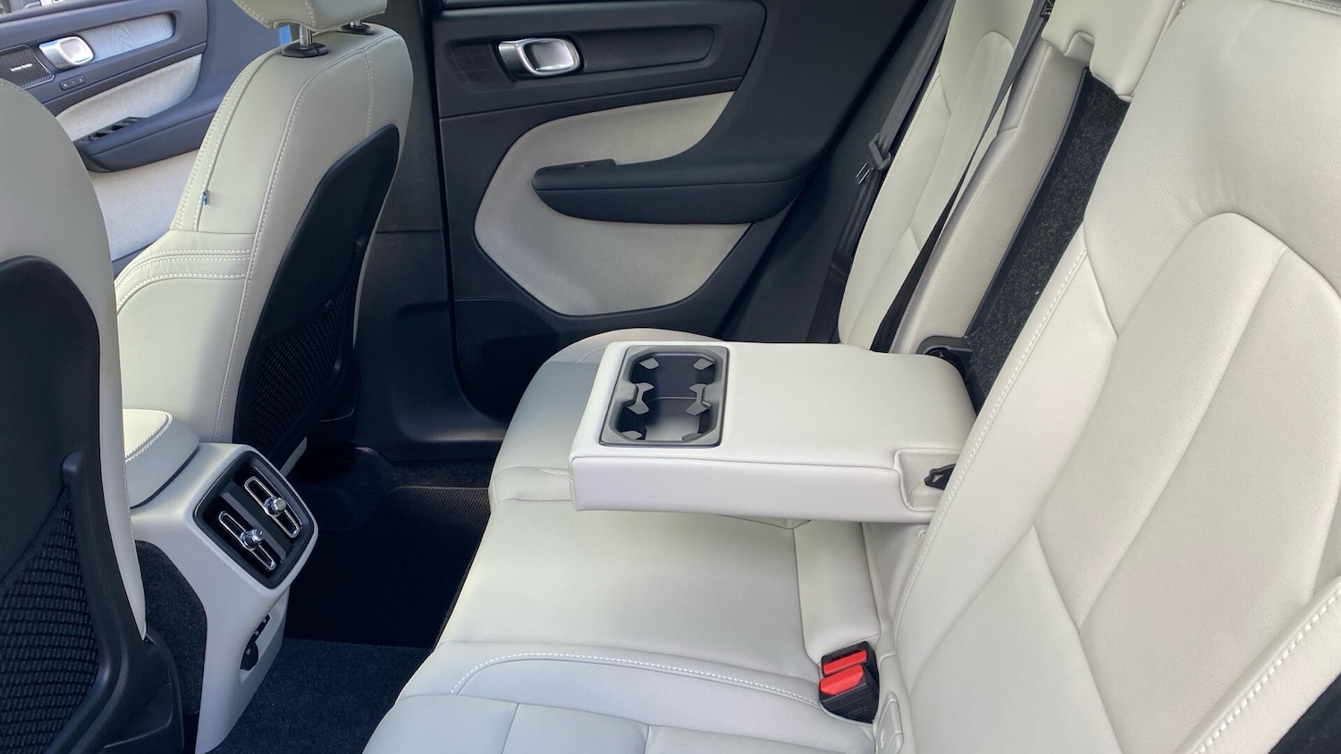 Used Volvo XC40 2024 for sale - 76152218: Photo 34