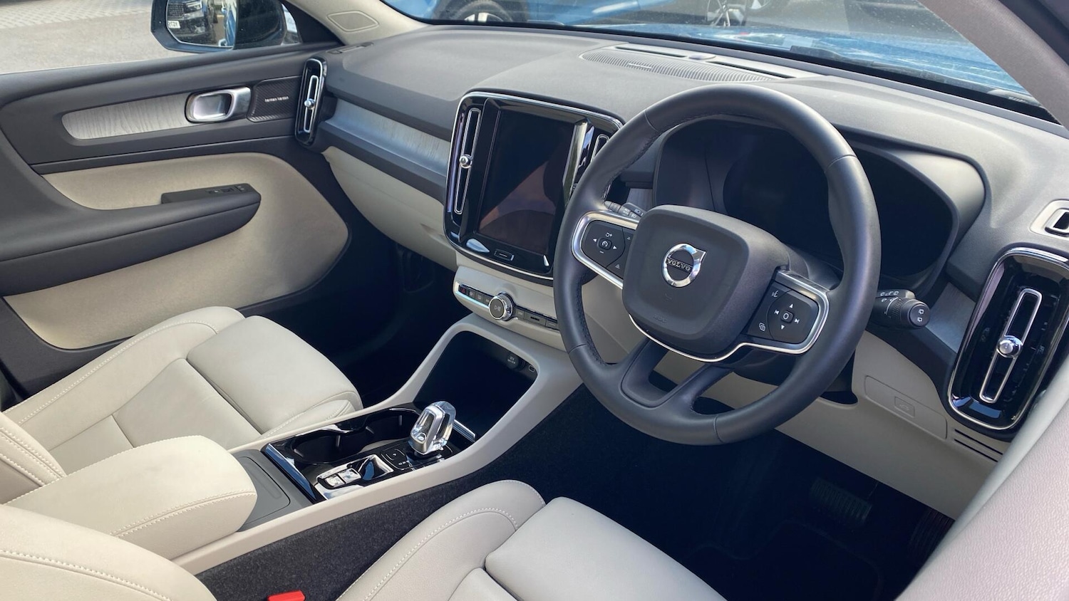 Used Volvo XC40 2024 for sale - 76152218: Photo 5