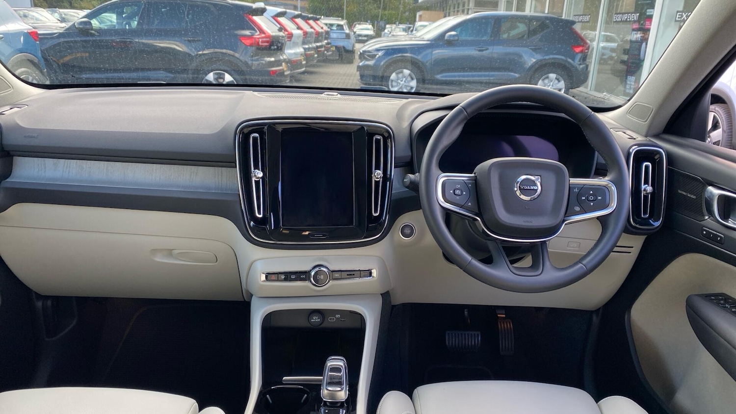 Used Volvo XC40 2024 for sale - 76152218: Photo 6