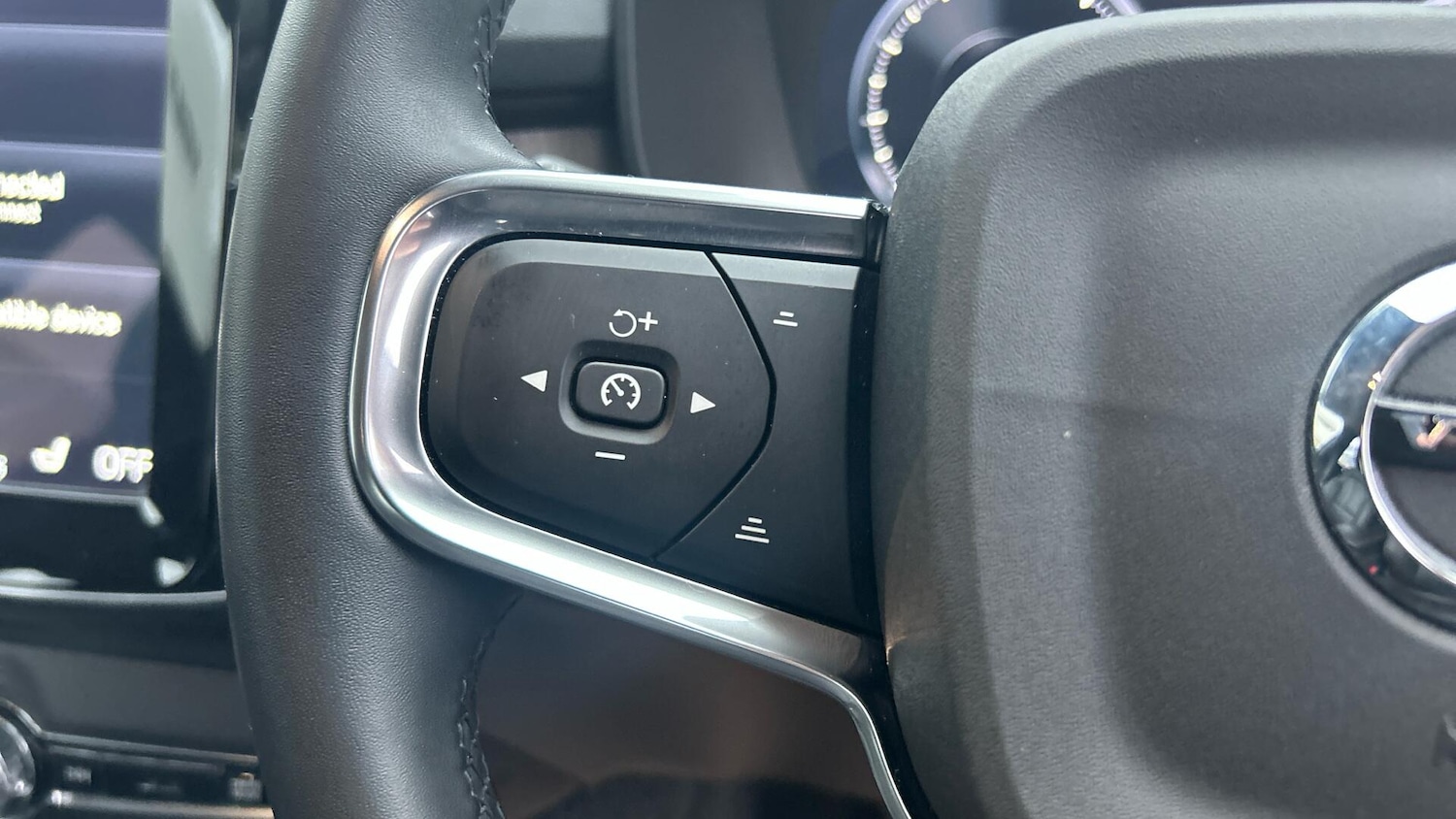 Used Volvo XC40 2022 for sale - 77102025: Photo 20