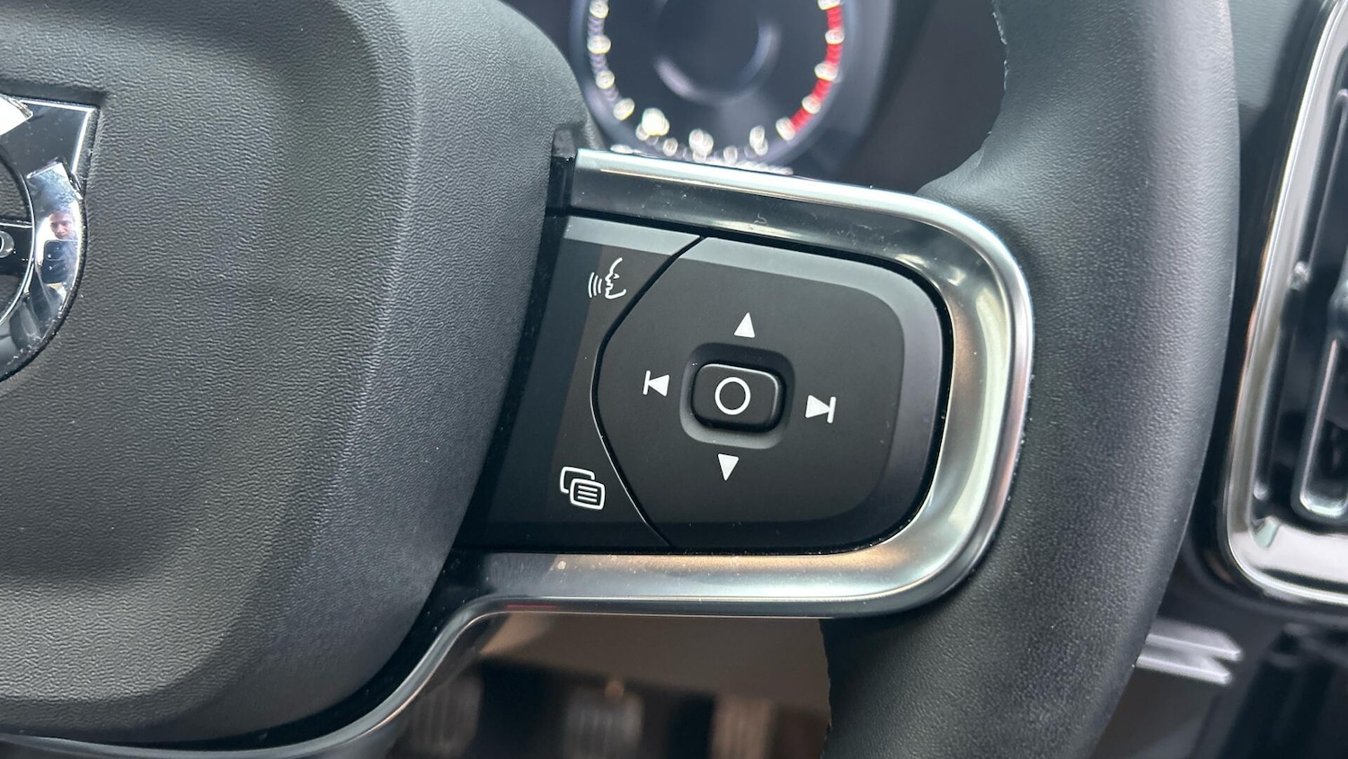 Used Volvo XC40 2022 for sale - 77102025: Photo 21