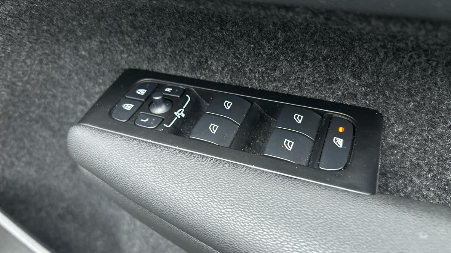 Used Volvo XC40 2022 for sale - 77102025: Photo 22