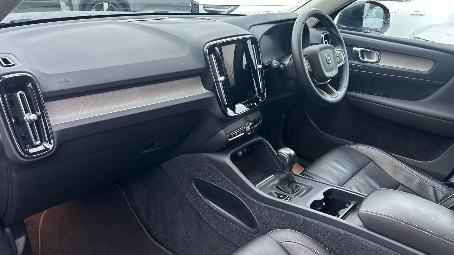 Used Volvo XC40 2022 for sale - 77102025: Photo 37