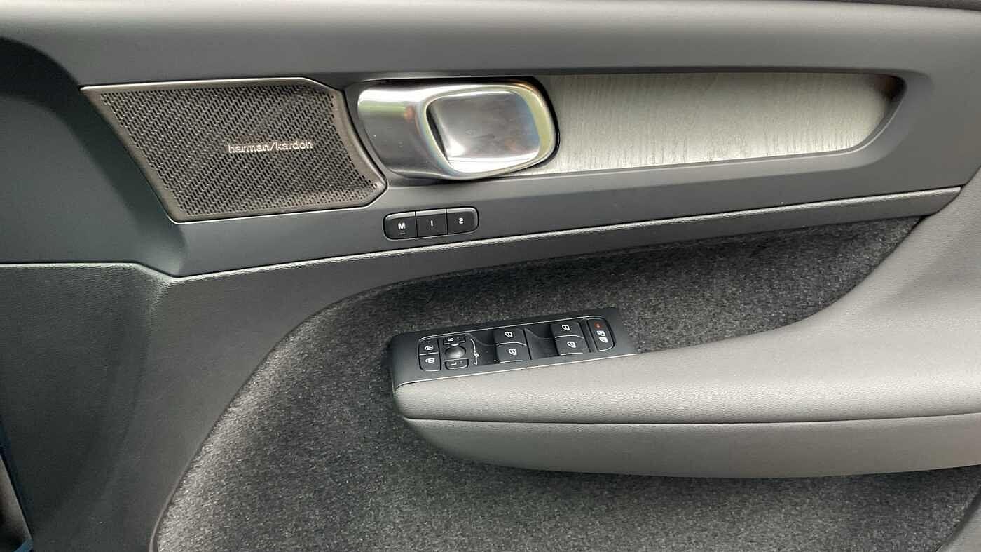 Used Volvo XC40 for sale - 77191097: Photo 31