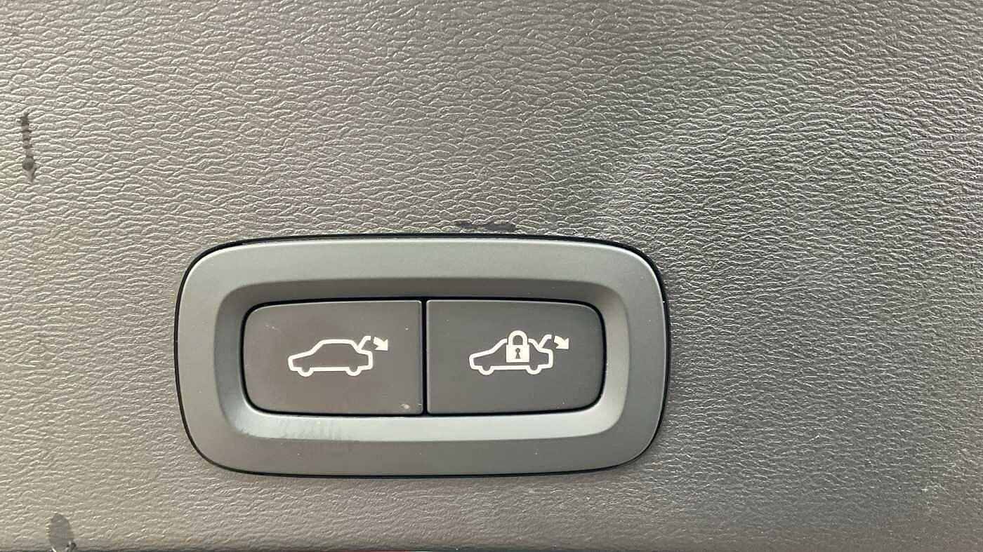 Used Volvo XC40 for sale - 77191097: Photo 37