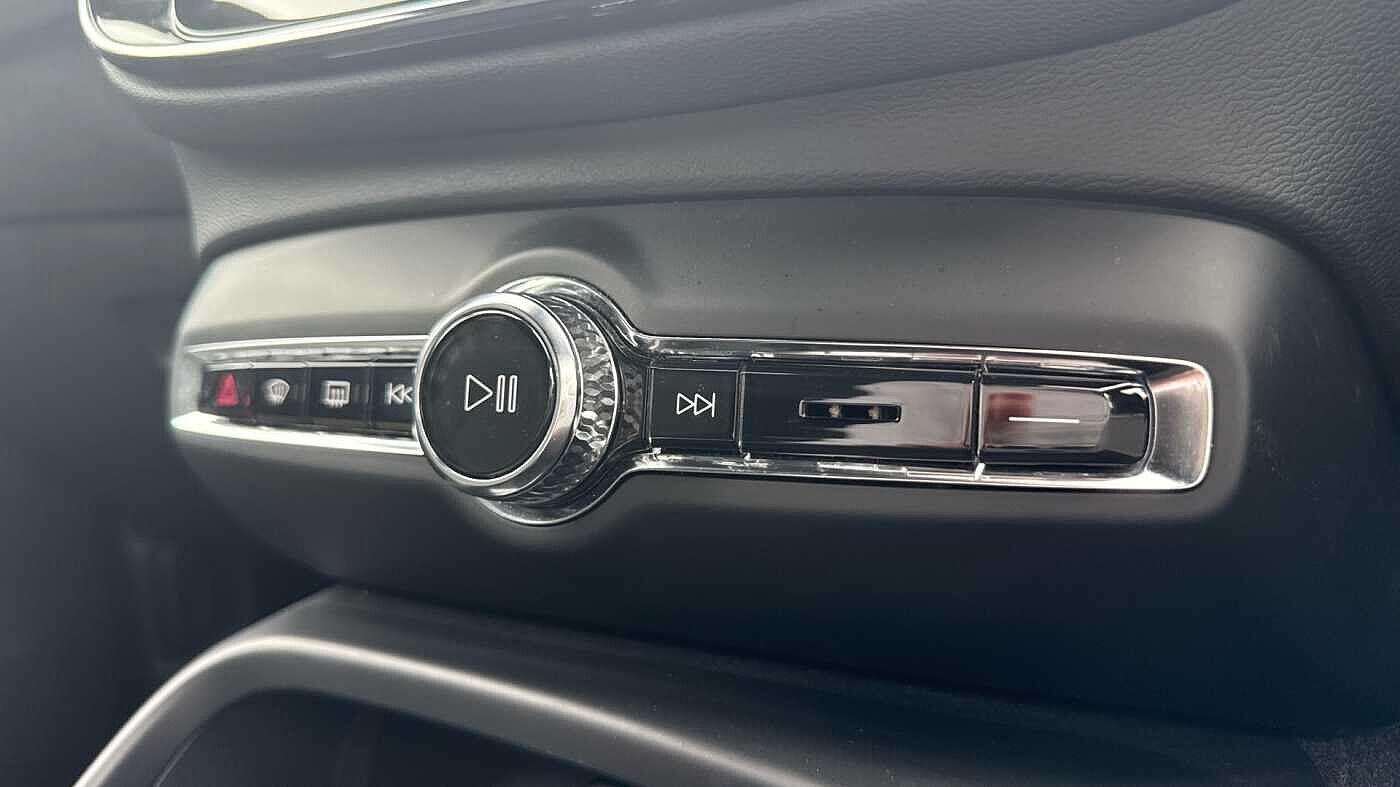 Used Volvo XC40 2024 for sale - 76855811: Photo 36