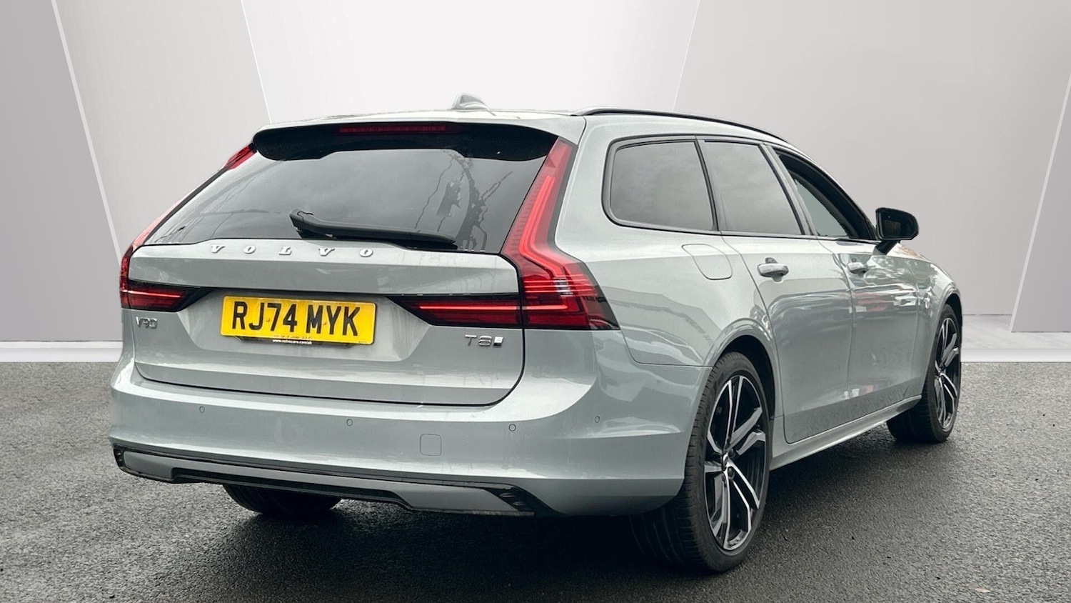 Used Volvo V90 2024 for sale - 76561666: Photo 2