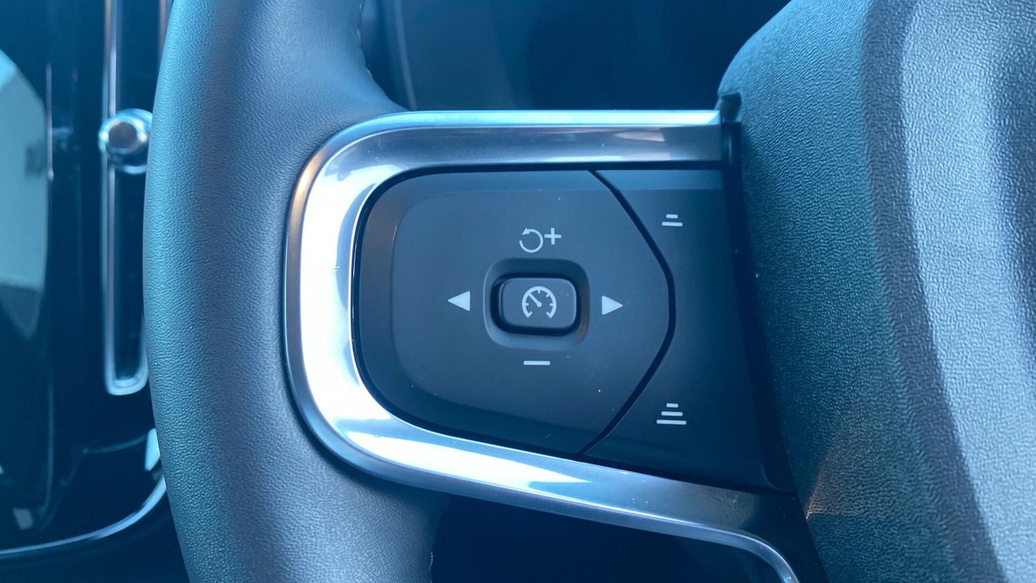 Used Volvo XC40 2024 for sale - 77097713: Photo 21