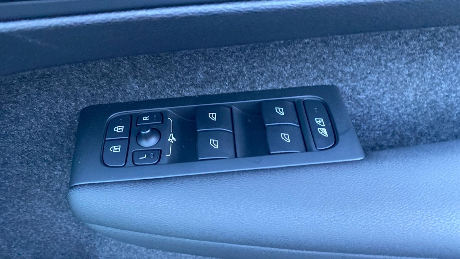 Used Volvo XC40 2024 for sale - 77097713: Photo 24