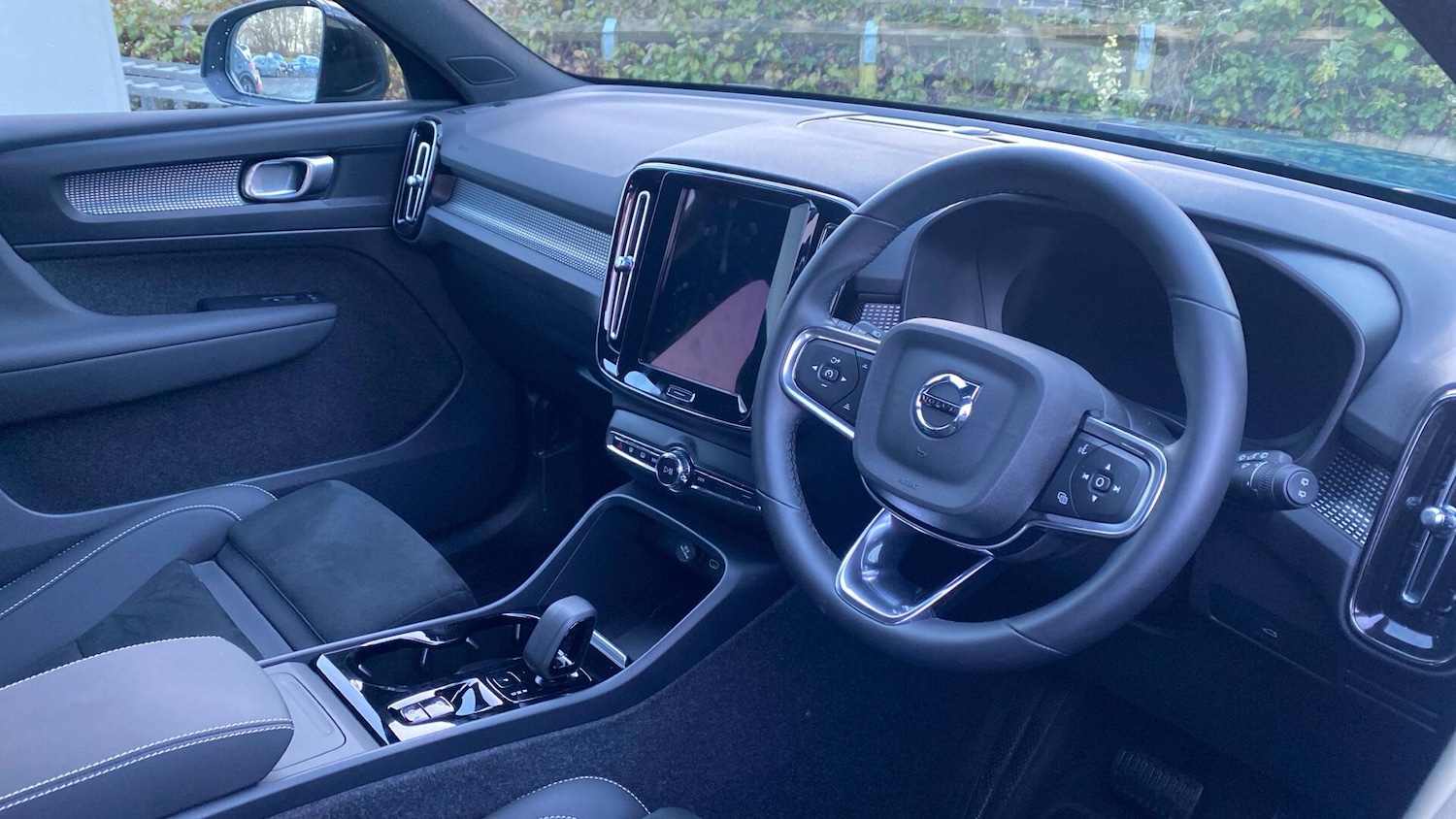 Used Volvo XC40 2024 for sale - 77097713: Photo 4