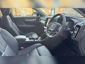 Used Volvo XC40 2026 for sale - 79452527: Photo