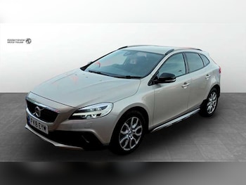 Used Volvo V40 Cross Country 2018 for sale - 78755877: Photo